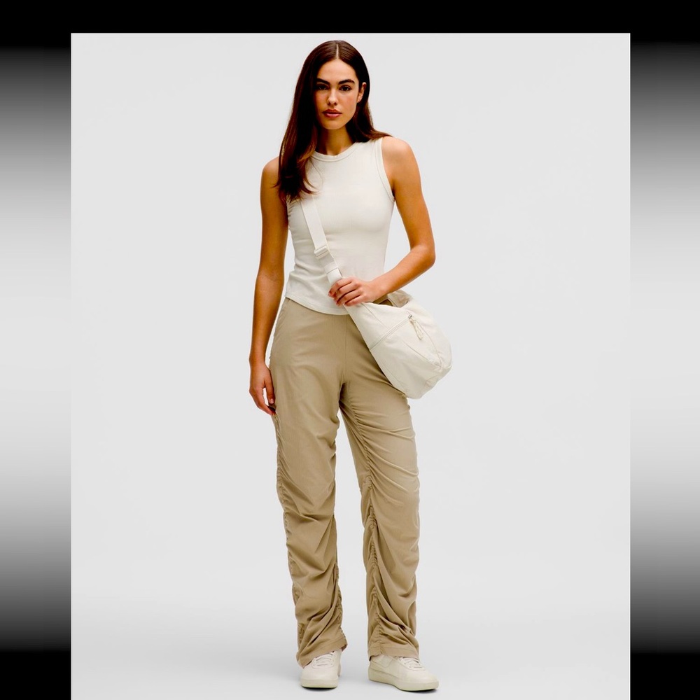 Lululemon dance studio slim fit high rise flared pant sheer oak sz medium